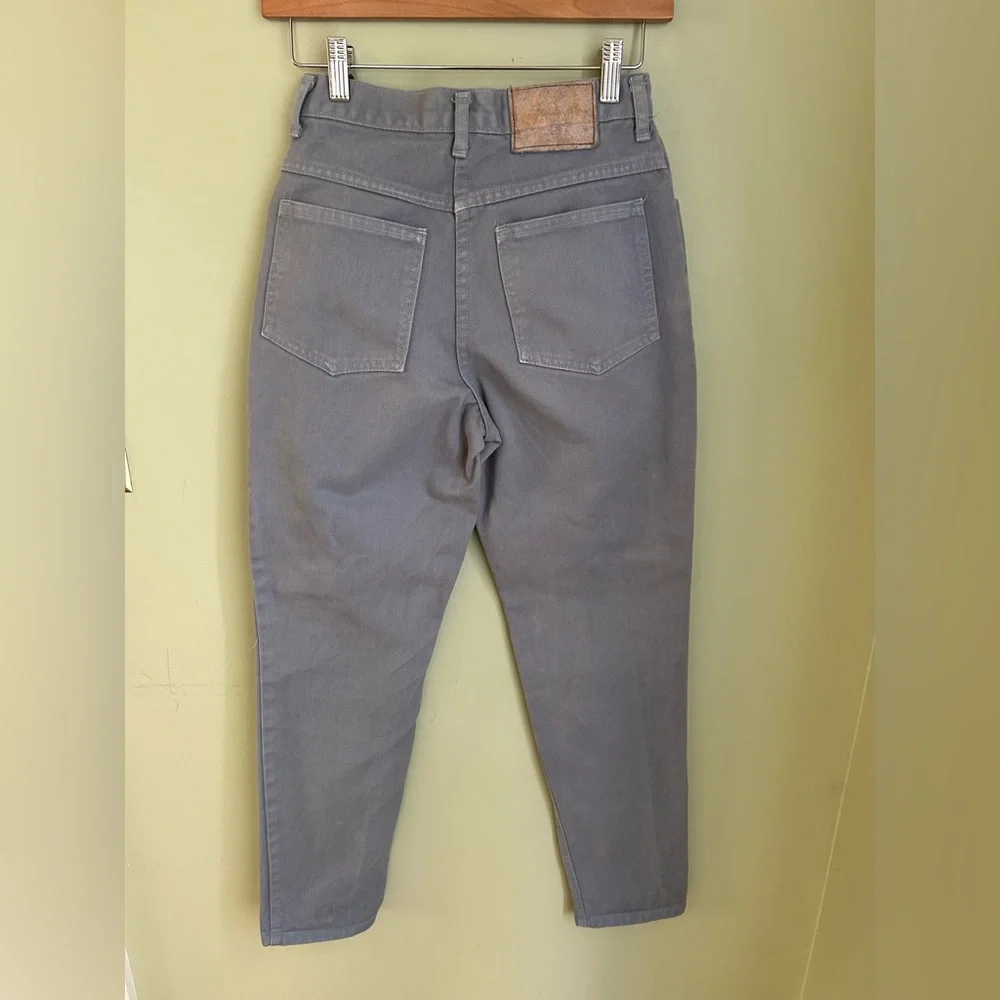 Vintage 90s Mom Jeans in grey twill denim. Size 4 (more like a 2). Decent shape!